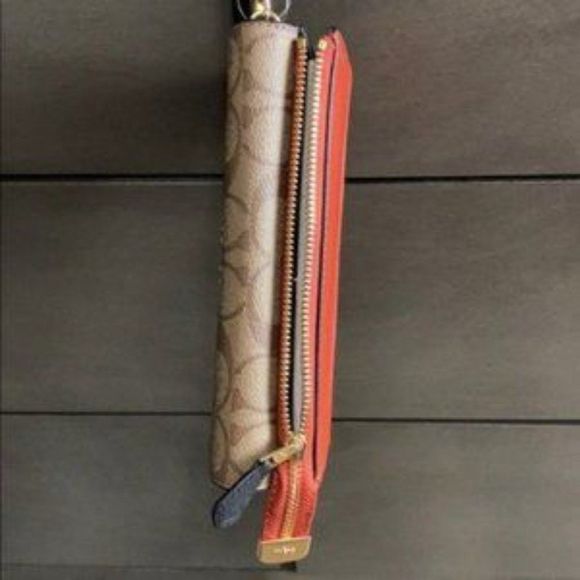 Coach Signature Colorblock Foldover Wristlet NWT - Picture 2 of 7